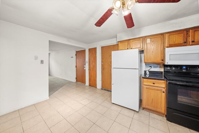 6634 W 95th Street 1D, Oak Lawn, IL 60453