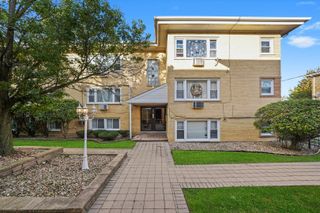 6634 W 95th Street 1D, Oak Lawn, IL 60453
