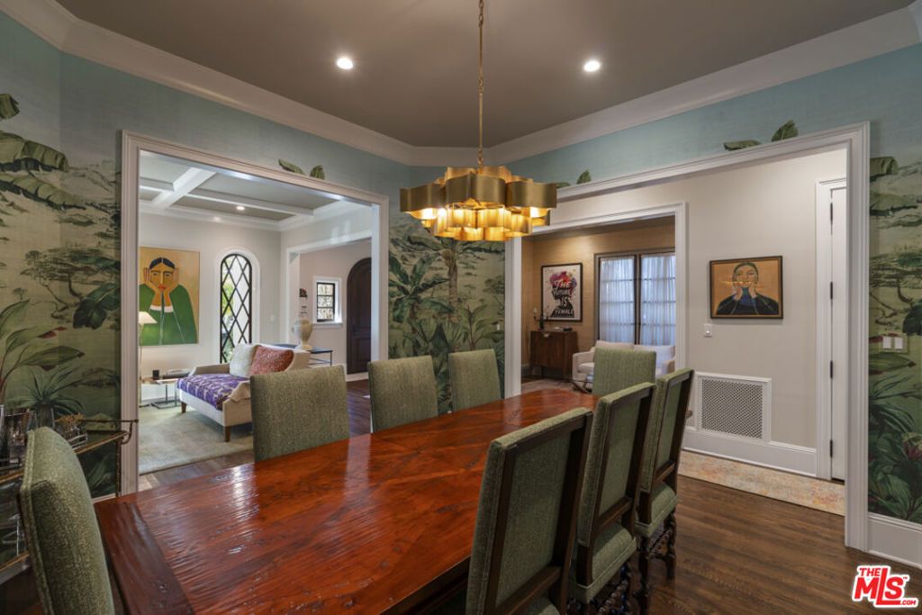 Image 11 of property listing at 934 S Mullen Avenue, Los Angeles, CA 90019