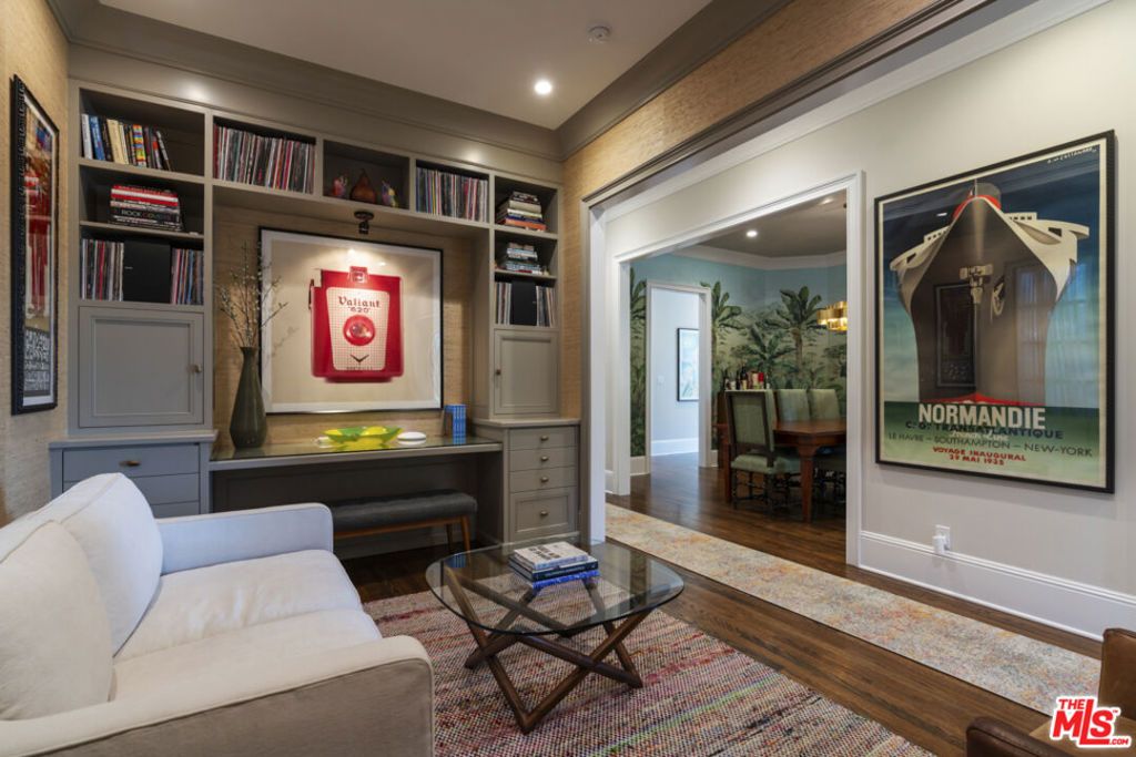 Image 13 of property listing at 934 S Mullen Avenue, Los Angeles, CA 90019