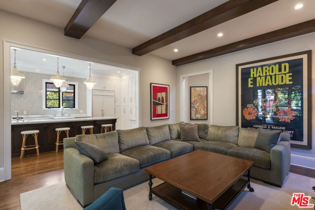 Image 18 of property listing at 934 S Mullen Avenue, Los Angeles, CA 90019