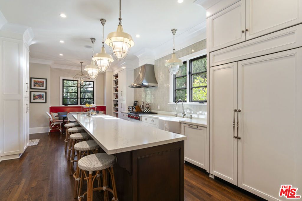 Image 19 of property listing at 934 S Mullen Avenue, Los Angeles, CA 90019