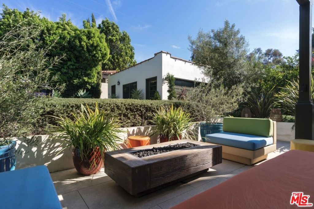 Image 27 of property listing at 934 S Mullen Avenue, Los Angeles, CA 90019