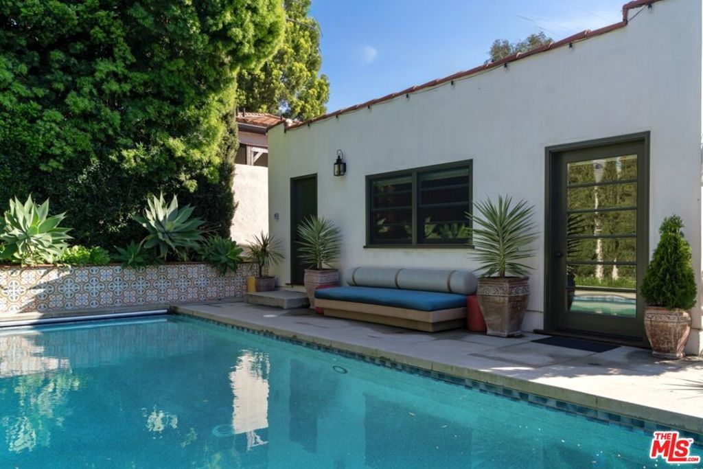 Image 29 of property listing at 934 S Mullen Avenue, Los Angeles, CA 90019