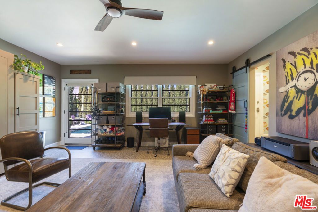 Image 30 of property listing at 934 S Mullen Avenue, Los Angeles, CA 90019
