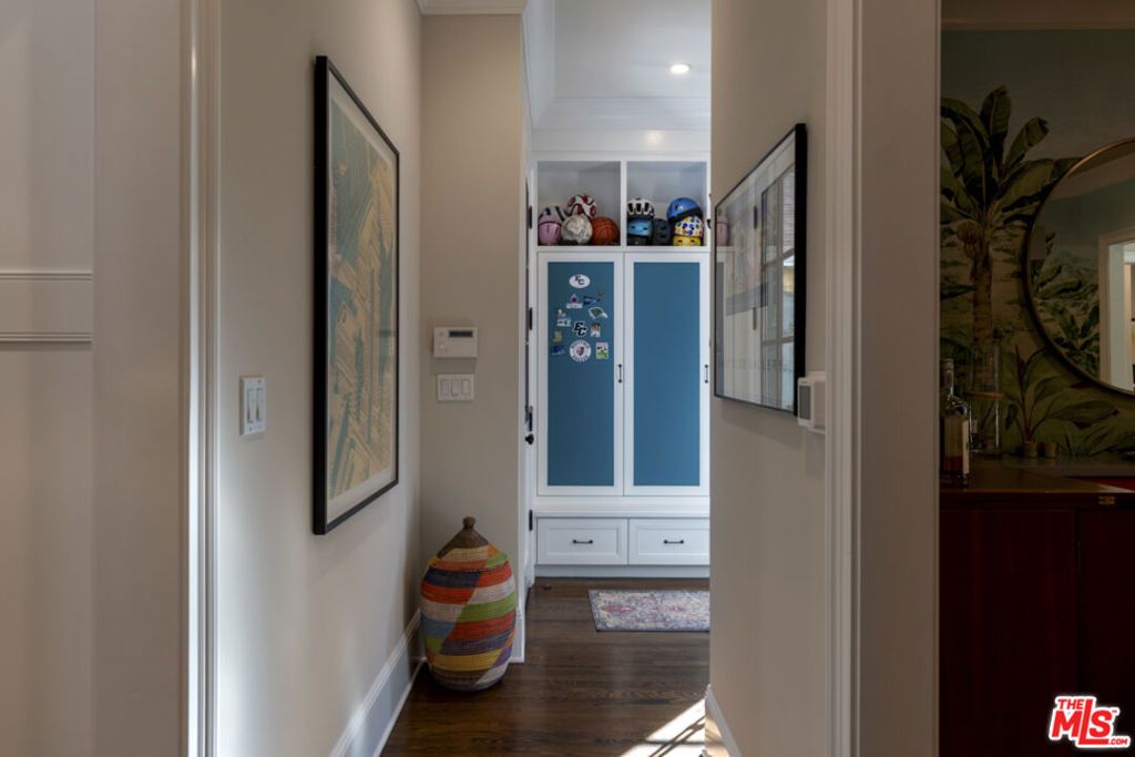 Image 38 of property listing at 934 S Mullen Avenue, Los Angeles, CA 90019