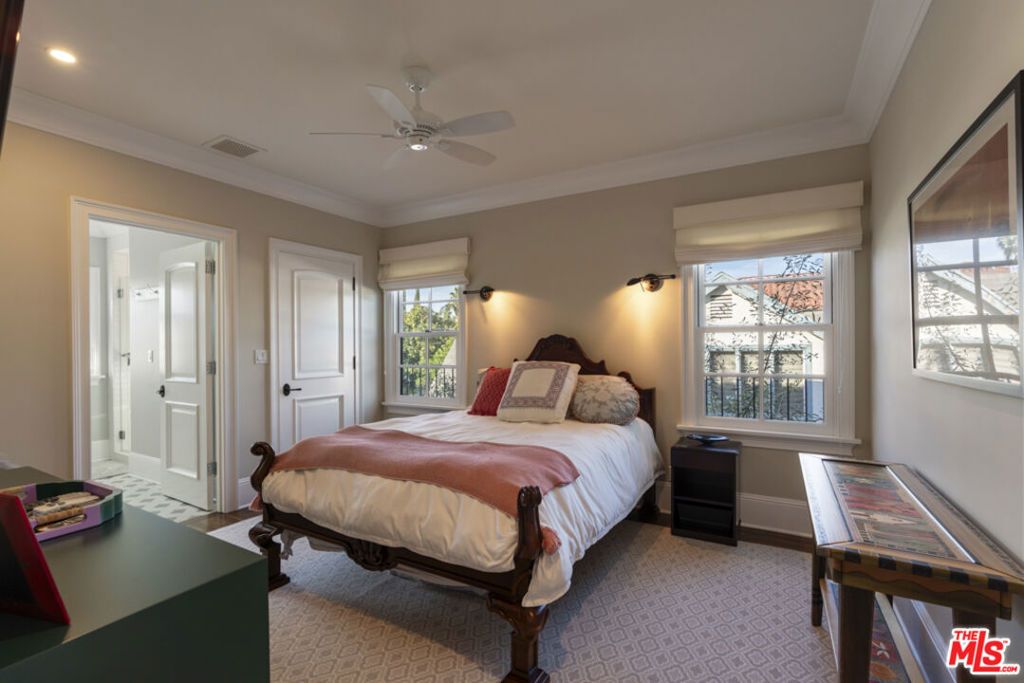 Image 47 of property listing at 934 S Mullen Avenue, Los Angeles, CA 90019