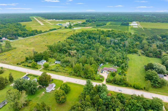 20601 M 140 Highway, South Haven, MI 49090