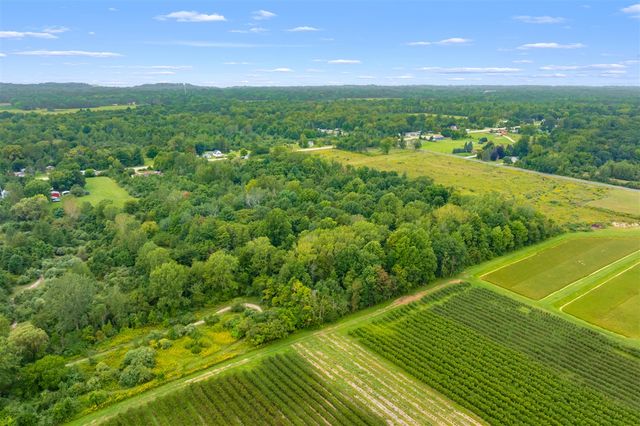 20601 M 140 Highway, South Haven, MI 49090