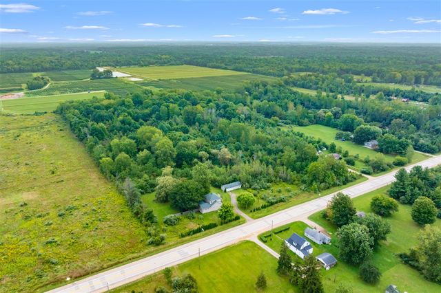 20601 M 140 Highway, South Haven, MI 49090