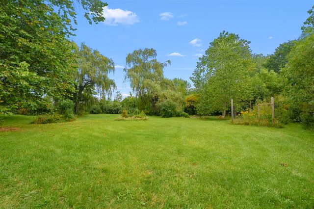 20601 M 140 Highway, South Haven, MI 49090