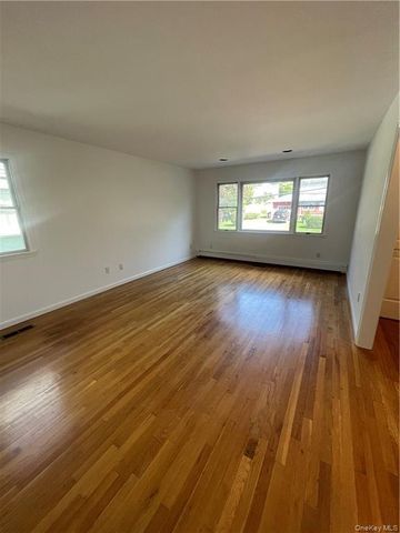 40 Roanoke Avenue, Rye Brook, NY 10573