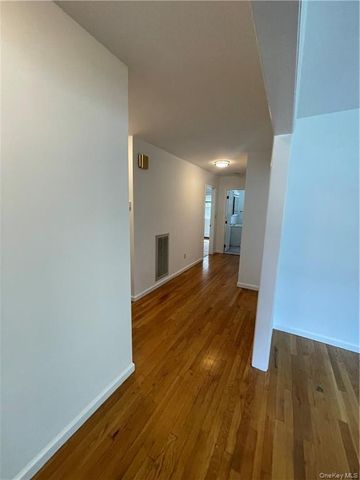 40 Roanoke Avenue, Rye Brook, NY 10573