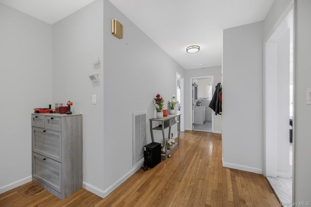 40 Roanoke Avenue, Rye Brook, NY 10573