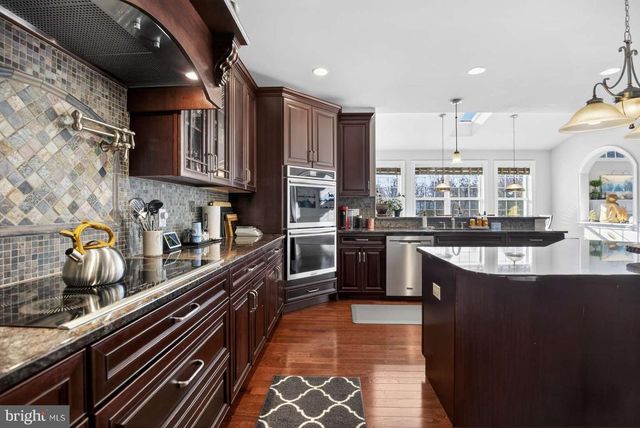 207 EMERALD LN, Mullica Hill, NJ 08062