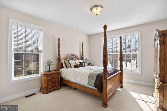 207 EMERALD LN, Mullica Hill, NJ 08062