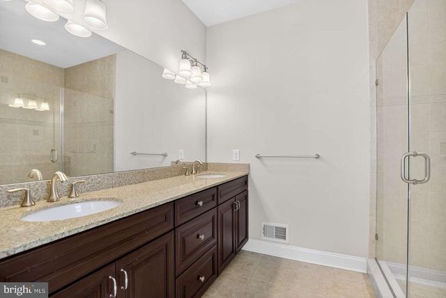 207 EMERALD LN, Mullica Hill, NJ 08062