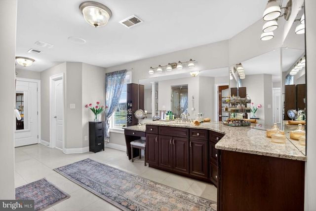 207 EMERALD LN, Mullica Hill, NJ 08062