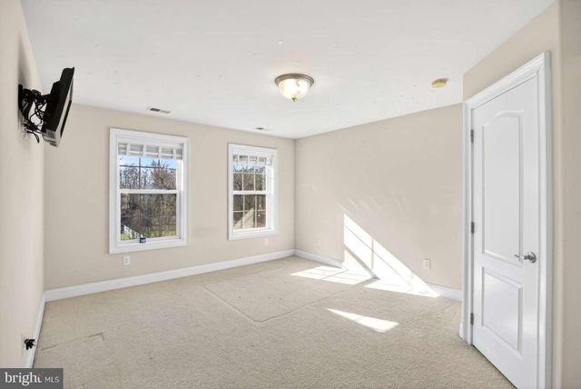 207 EMERALD LN, Mullica Hill, NJ 08062
