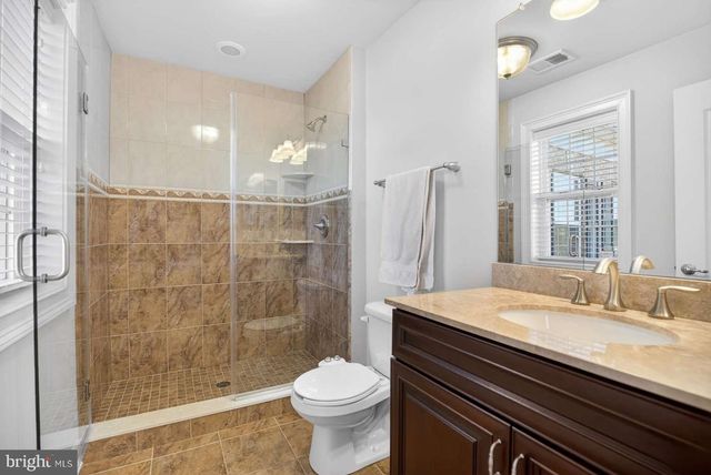 207 EMERALD LN, Mullica Hill, NJ 08062