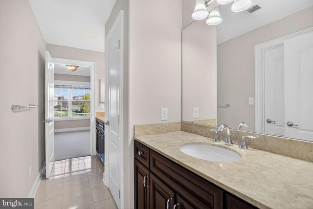 207 EMERALD LN, Mullica Hill, NJ 08062