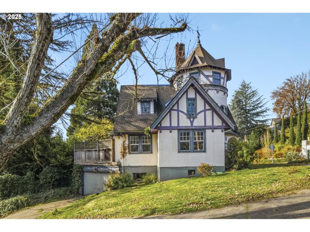 3880 Ne WISTARIA Dr, Portland, OR 97212