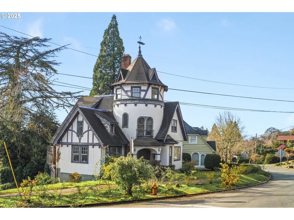 3880 Ne WISTARIA Dr, Portland, OR 97212