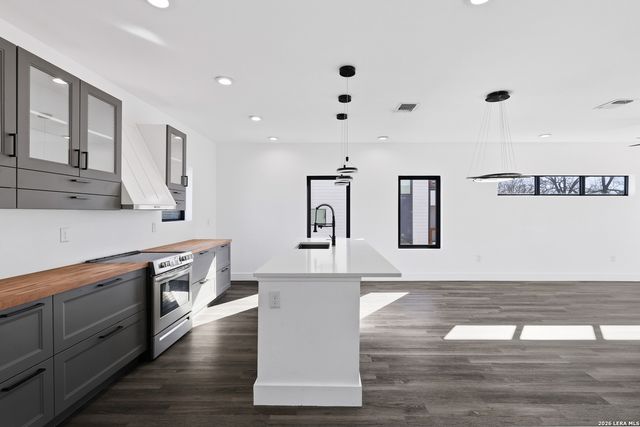 1512 Wyoming A, San Antonio, TX 78203