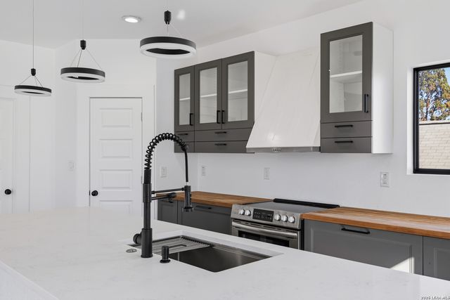 1512 Wyoming A, San Antonio, TX 78203