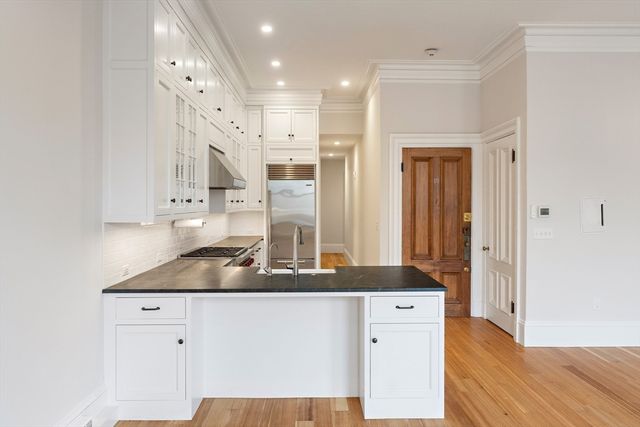 64 Commonwealth Ave 5, Boston, MA 02116