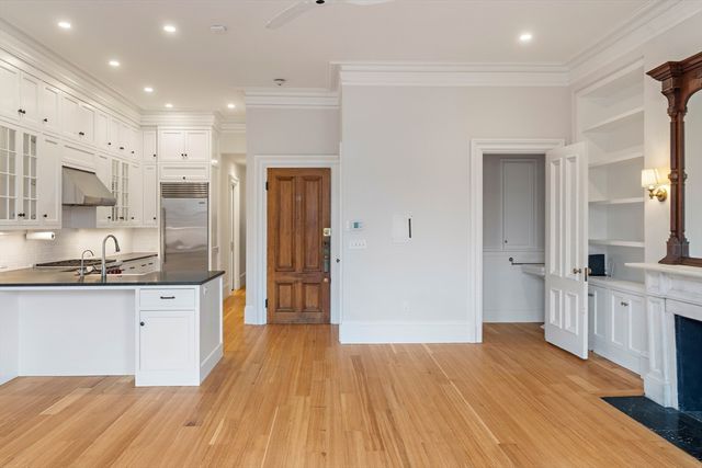 64 Commonwealth Ave 5, Boston, MA 02116