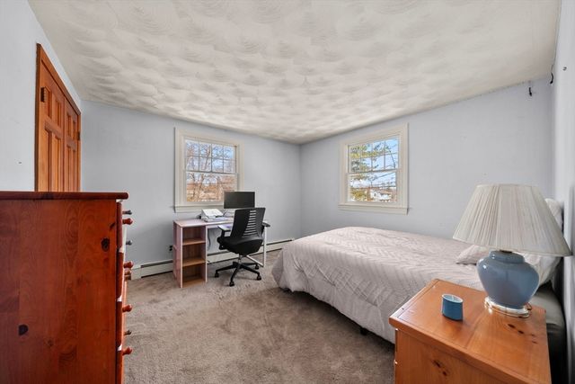 10 Hearthstone Dr, Burlington, MA 01803