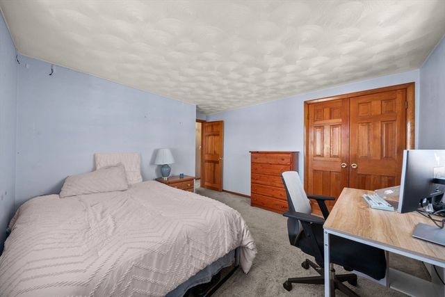 10 Hearthstone Dr, Burlington, MA 01803