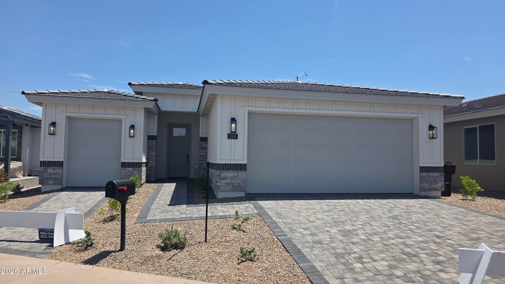 2301 N Shannon Way, Mesa, AZ 85215
