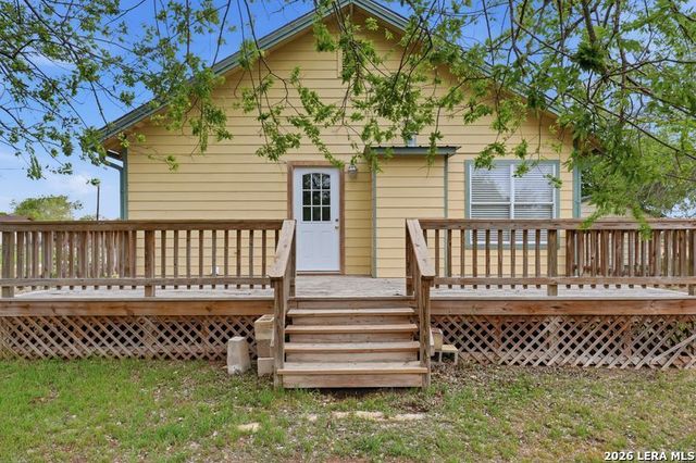 604 Schneider, Poth, TX 78147