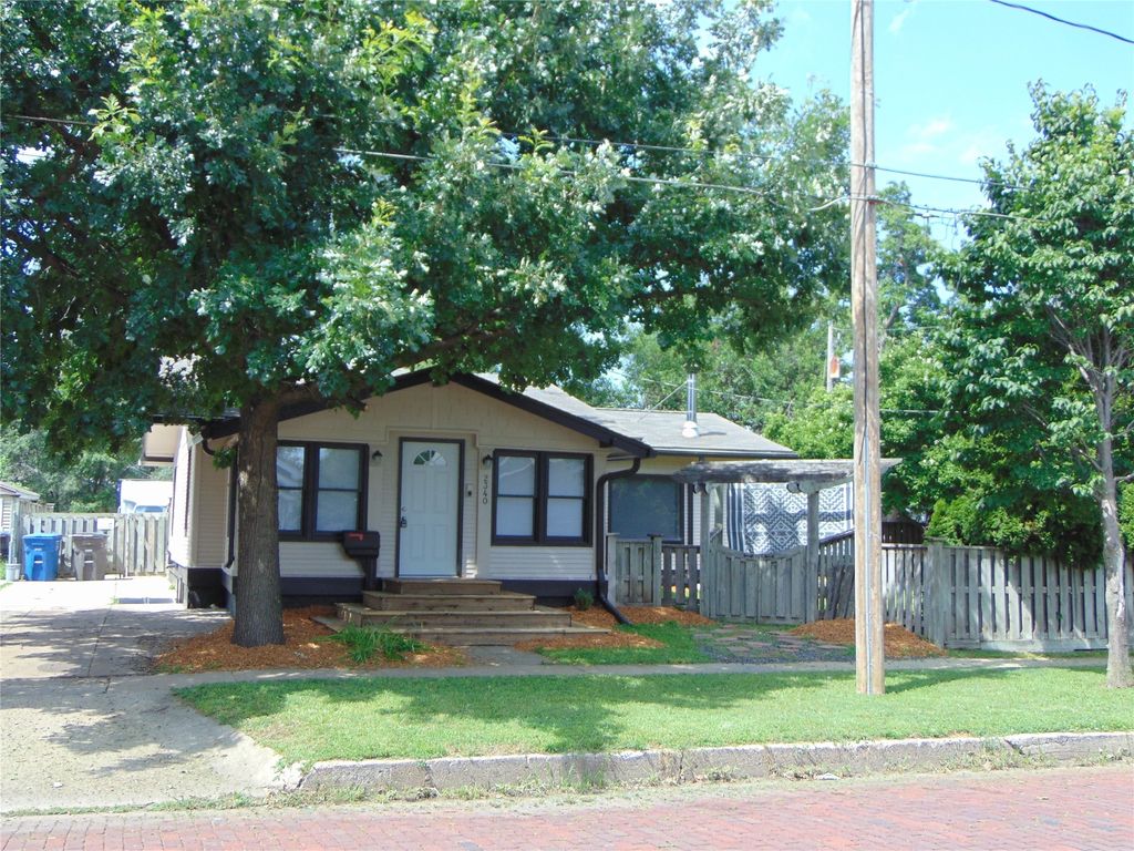 2340 Des Moines Street, Des Moines, IA 50317