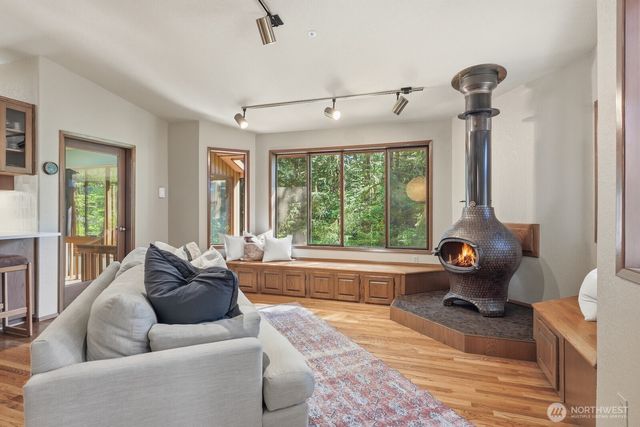 19816 233rd Avenue NE, Woodinville, WA 98077