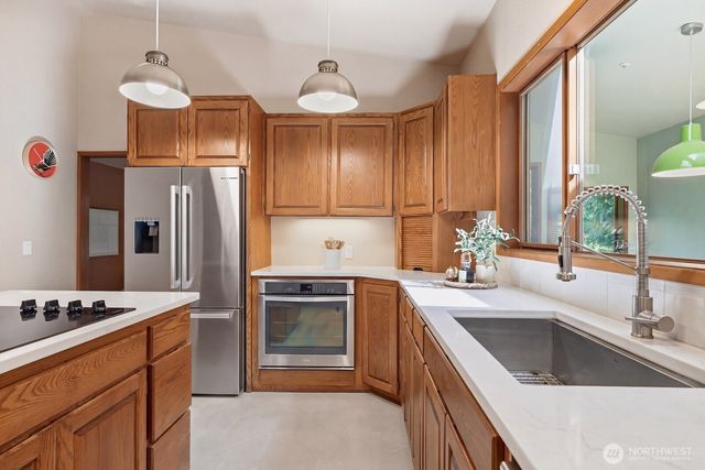 19816 233rd Avenue NE, Woodinville, WA 98077