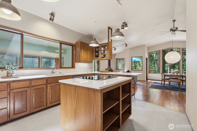 19816 233rd Avenue NE, Woodinville, WA 98077