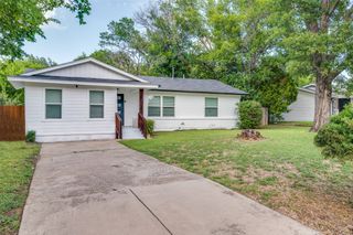 200 Parkview Drive, Arlington, TX 76010