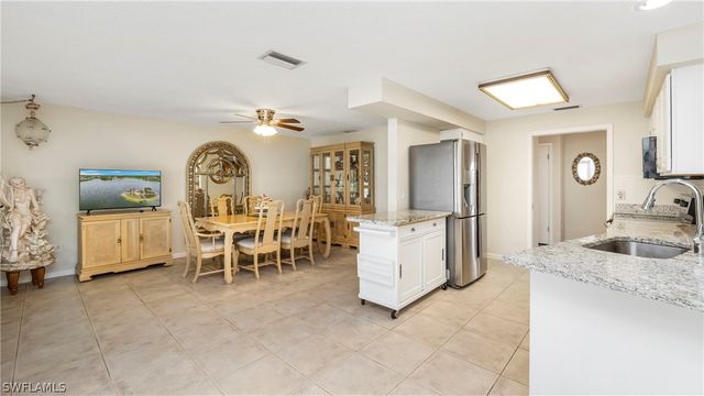 3804 SE 10th PL, Cape Coral, FL 33904