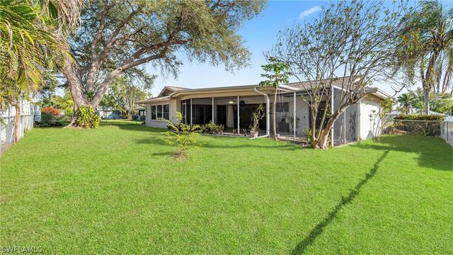 3804 SE 10th PL, Cape Coral, FL 33904