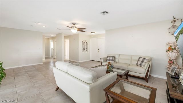 3804 SE 10th PL, Cape Coral, FL 33904