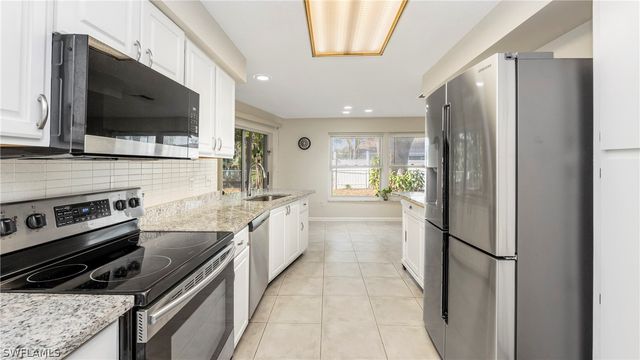 3804 SE 10th PL, Cape Coral, FL 33904