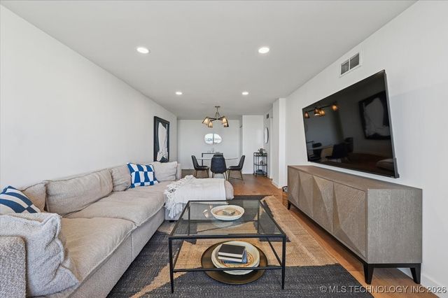 1502 S Boulder Avenue 17M, Tulsa, OK 74119