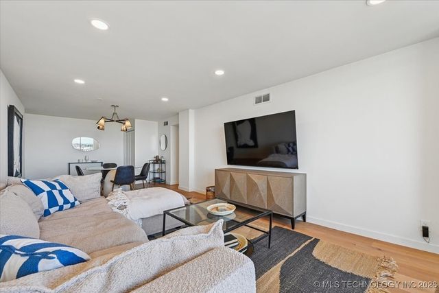 1502 S Boulder Avenue 17M, Tulsa, OK 74119