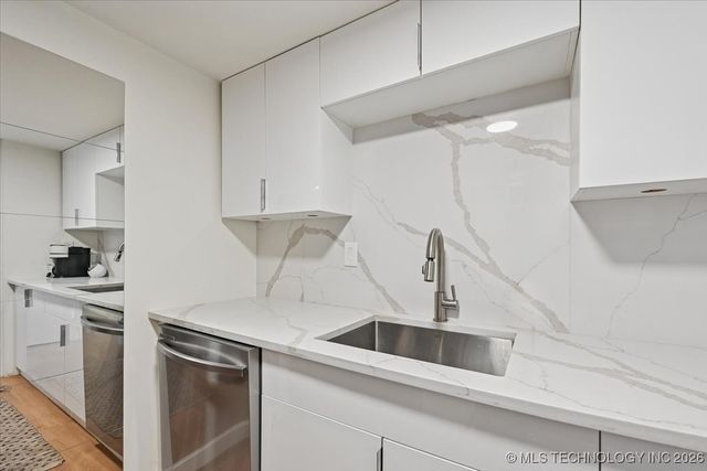 1502 S Boulder Avenue 17M, Tulsa, OK 74119