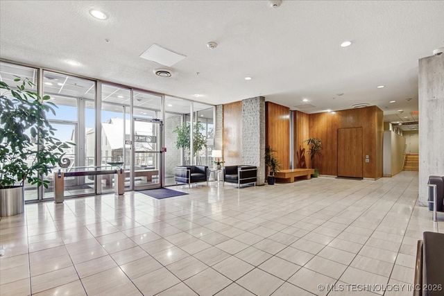 1502 S Boulder Avenue 17M, Tulsa, OK 74119