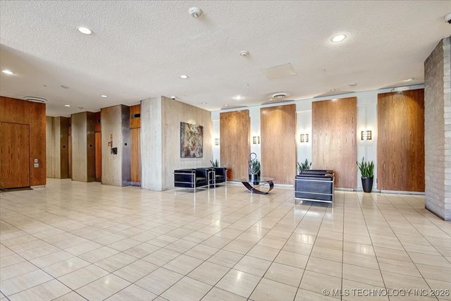 1502 S Boulder Avenue 17M, Tulsa, OK 74119