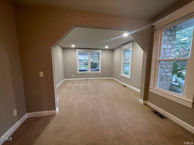 307 E 5th Street, Burlington, NC 27215